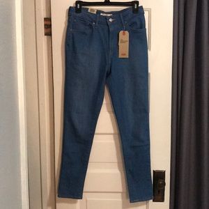 NWT Levi’s high rise skinny jeans